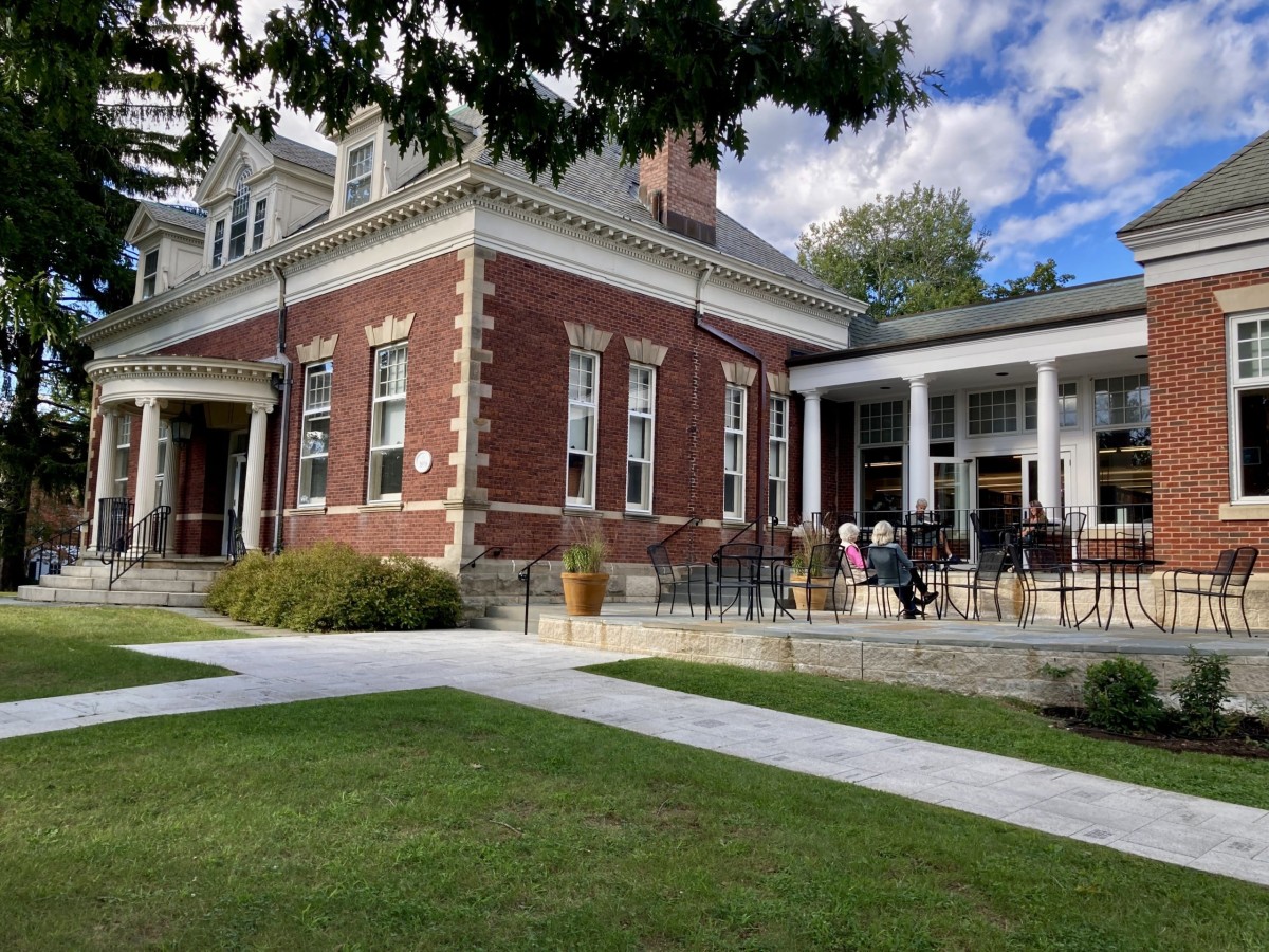 File photo: Old Lyme’s Phoebe Griffin Noyes Library. Not the laptop-loan launch.