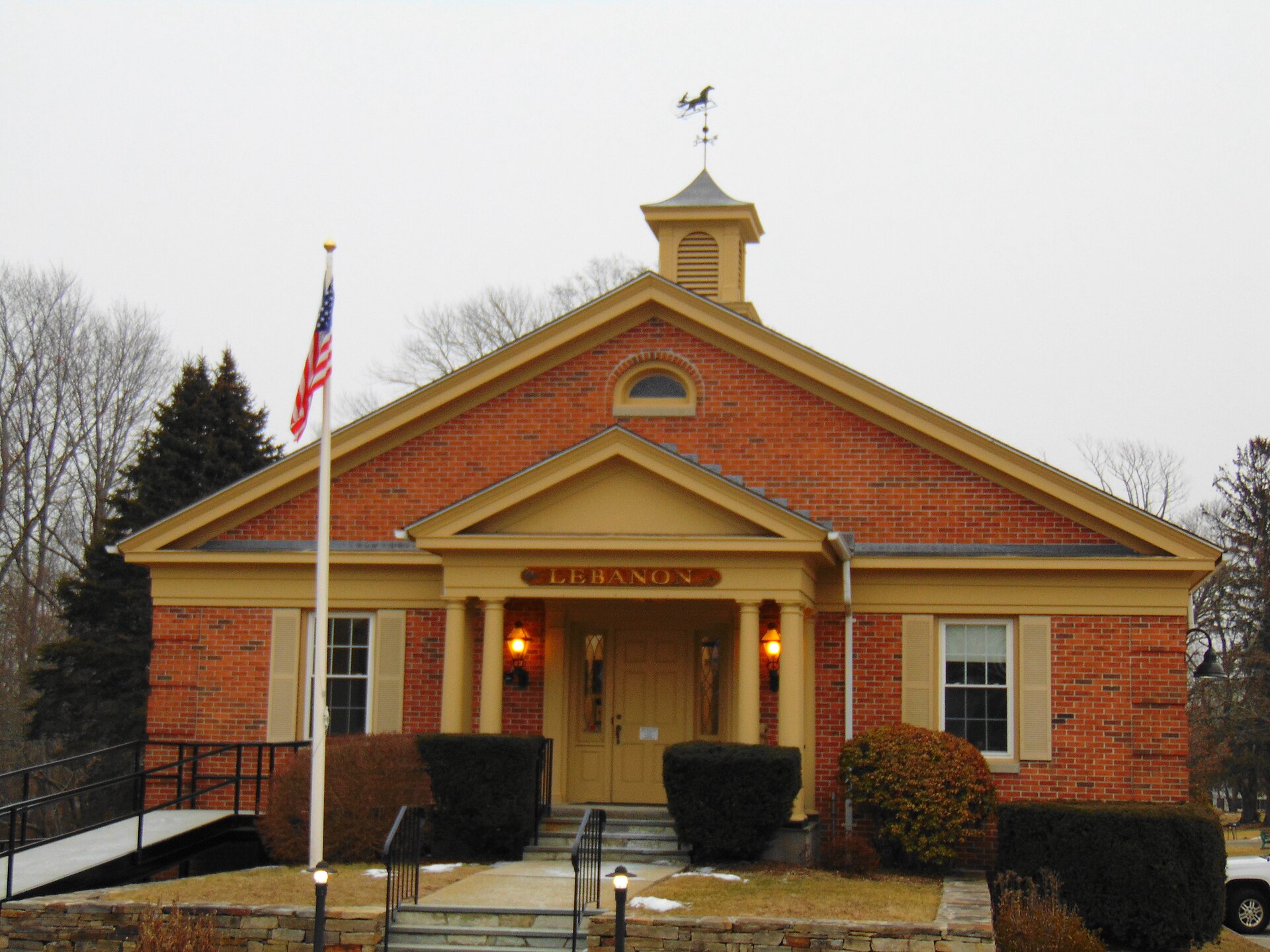 Archive/file photo: Lebanon municipal building photographed in 2018. Not a photograph of the meeting, project or voting activity described; consult the article for current locations.